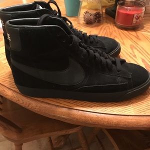Men size 12.5 black high top Nike